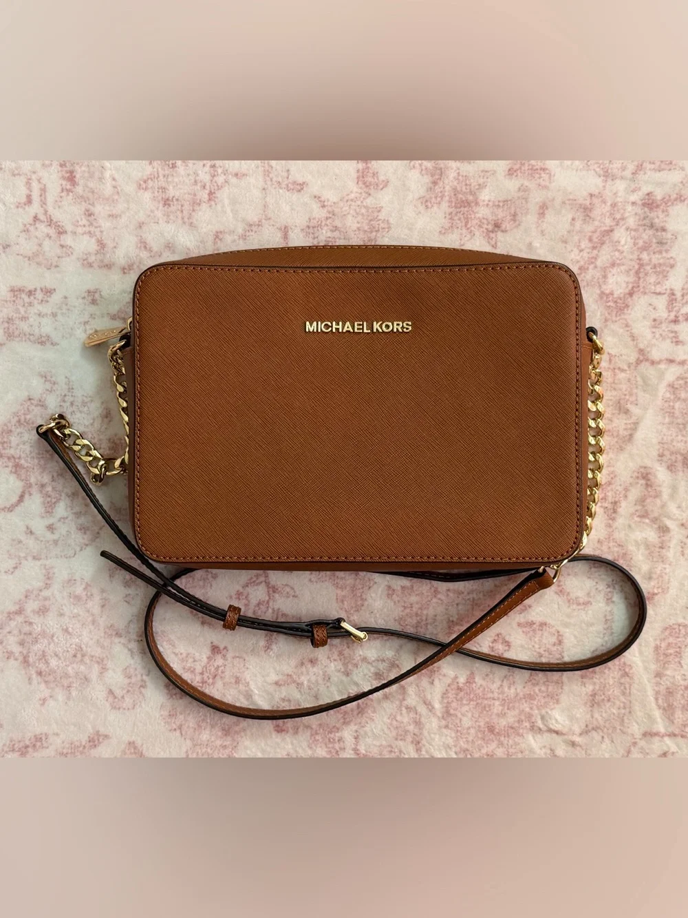 Like new Michael Kors Large East West Crossbody Bag
